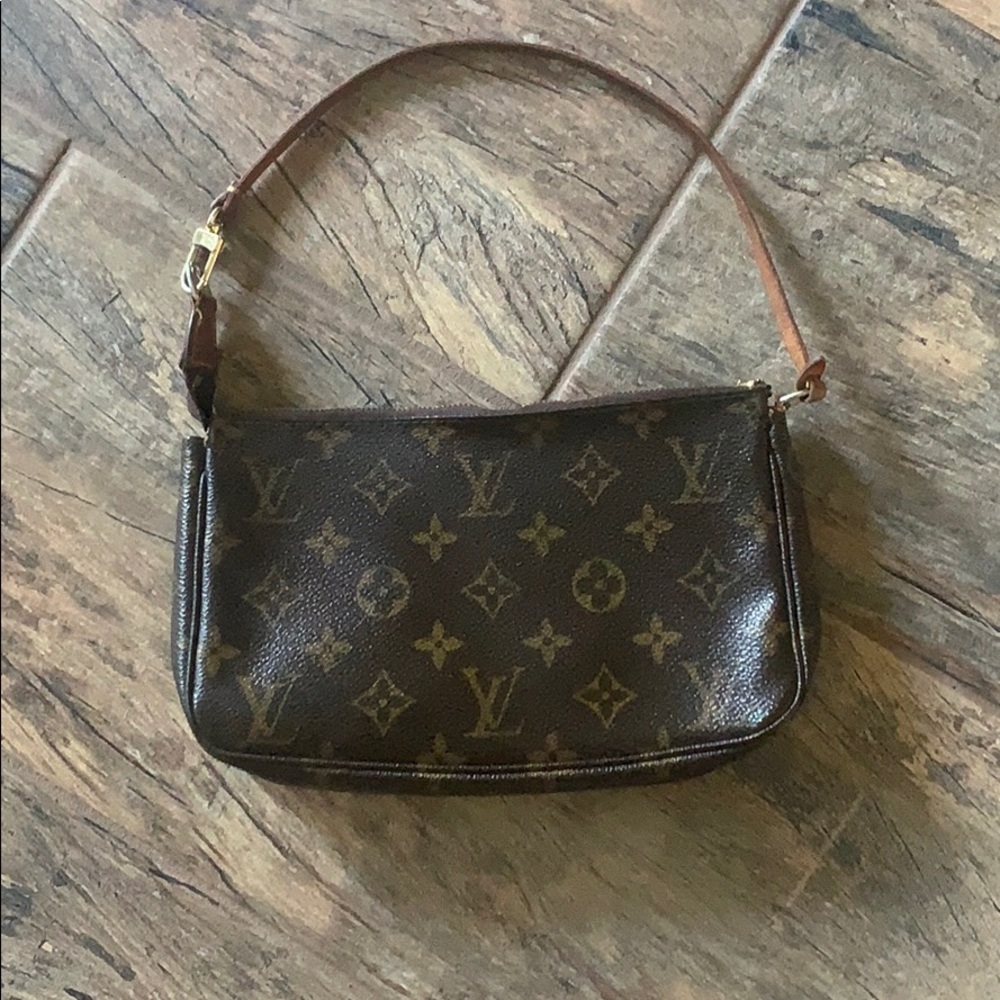 Louis Vuitton Pochette Accessories